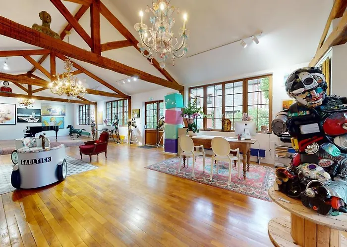 Besharat Gallery & Museum