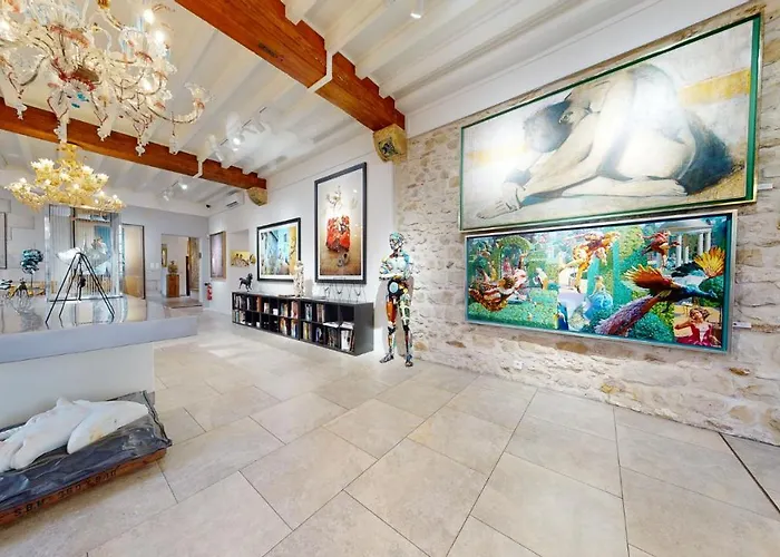 Besharat Gallery & Museum
